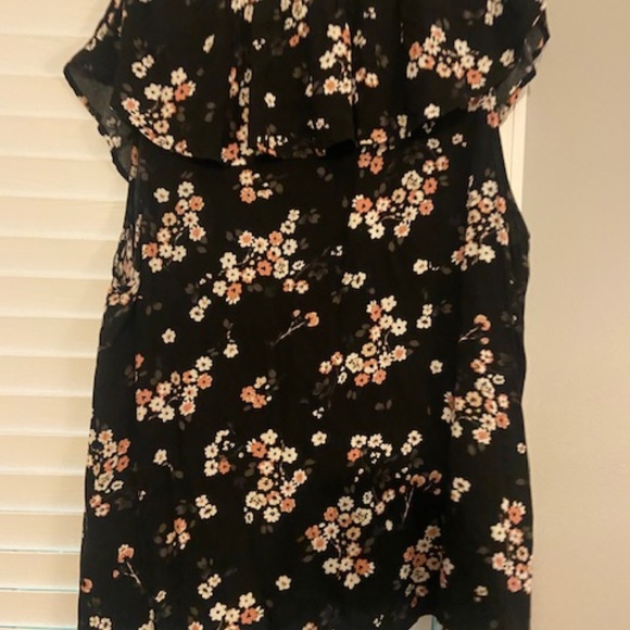 TORRID - Black Floral Flutter Sleeve Blouse - Picture 3 of 3